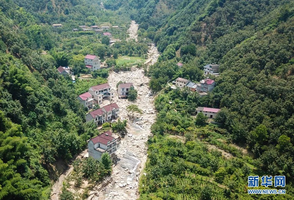 探索泥石流灾区新生力量，共筑美好家园现场报道