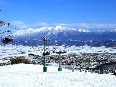 藤县飞机场焕新美景，航程新篇尽收眼底